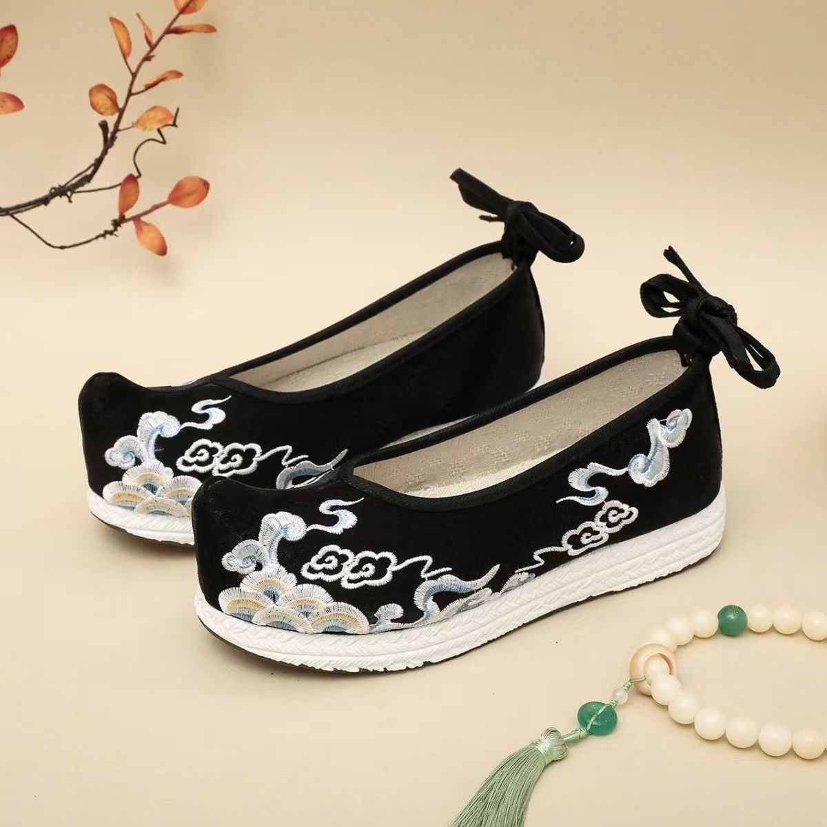 Ethnic Fabric - Woman Big Size Embroidered Hanfu Shoes